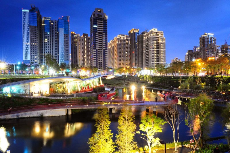 逢甲夜市.臺中夜觀光